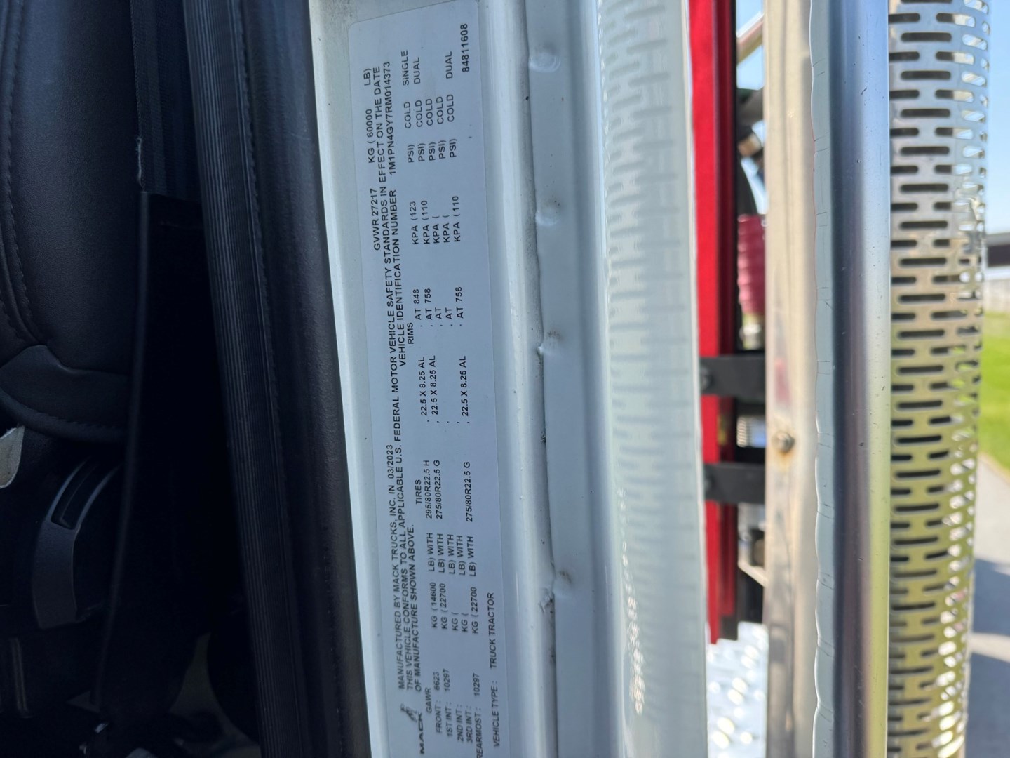 Used 2023 Mack Pinnacle - image 19